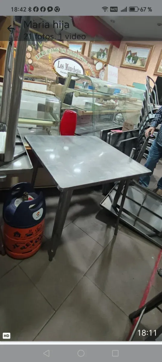 Sillas, mesas y taburetes metálicos