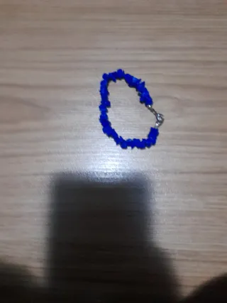 REGALO ,Pulsera de piedras azules.