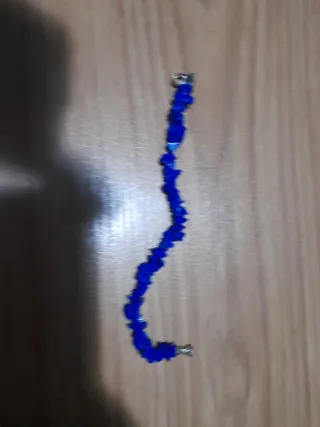 REGALO ,Pulsera de piedras azules.