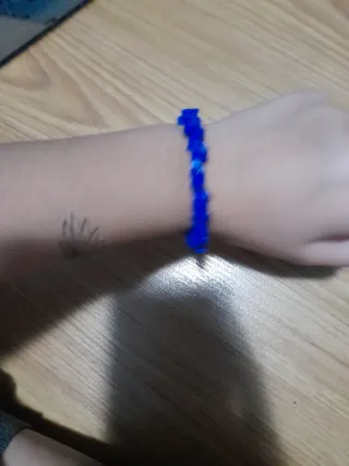 REGALO ,Pulsera de piedras azules.