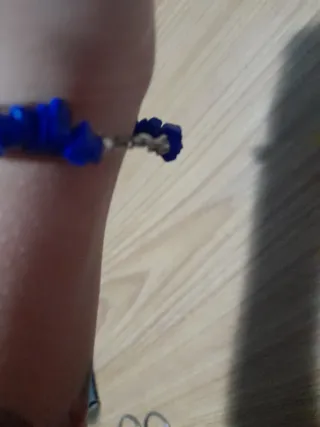 REGALO ,Pulsera de piedras azules.
