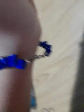 REGALO ,Pulsera de piedras azules.