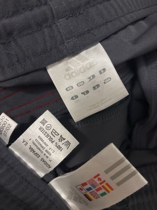 Pantalón Adidas Challenger Gris y Rojo