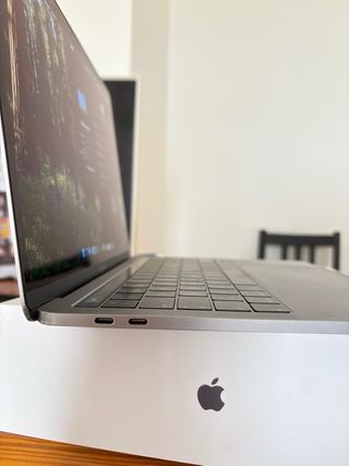 MacBook Pro 13” 2019 – i7 / 16GB RAM – Oportunidad