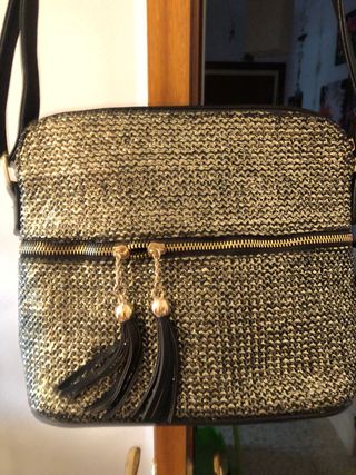 Bolso bandolera negro y dorado