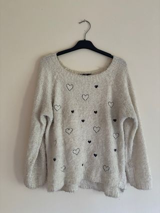 Maglioncino panna con cuori neri