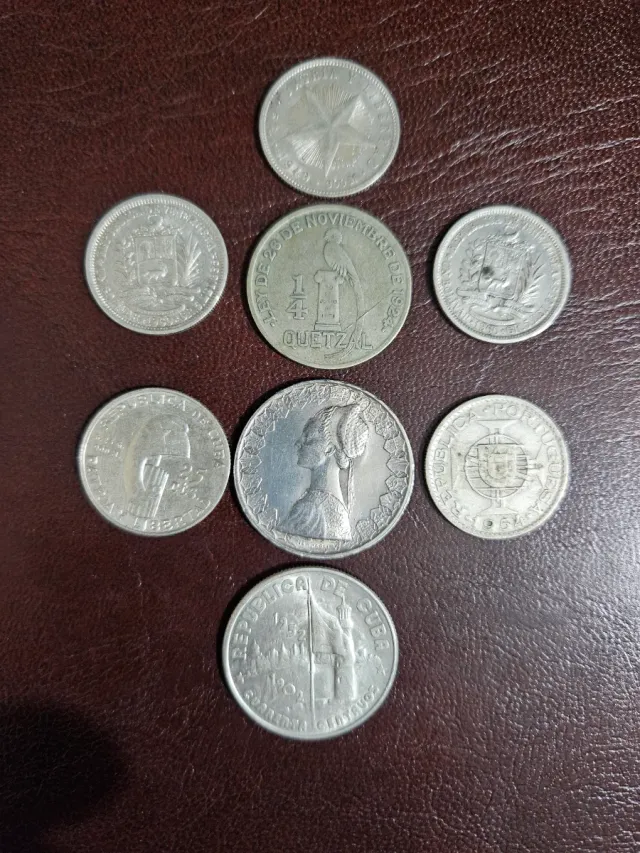 Lotto di 8 monete antiche in argento