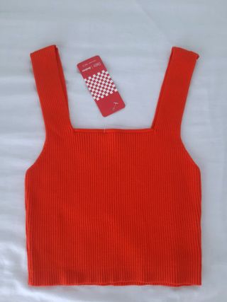 Top sin mangas. De canalé. Nuevo sin estrenar y co