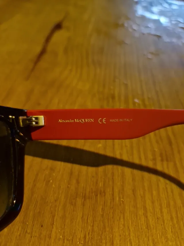 Gafas de sol Alexander McQueen negras