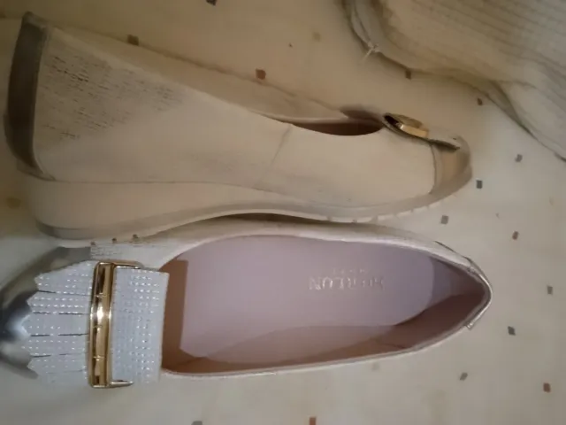 Manoletinas blancas y plateadas número 38 las 5 ve