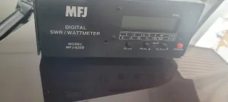 MFJ-826B Medidor SWR/Wattmetro Digital