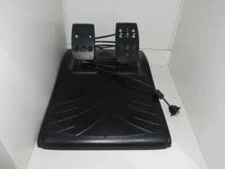 Volante Logitech Driving Force.Regalo F1 del2010