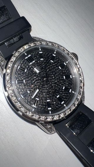 Reloj Guess Negro y Plateado