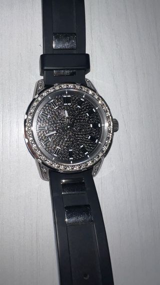 Reloj Guess Negro y Plateado