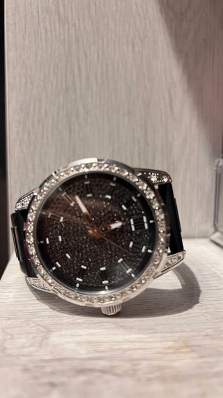Reloj Guess Negro y Plateado