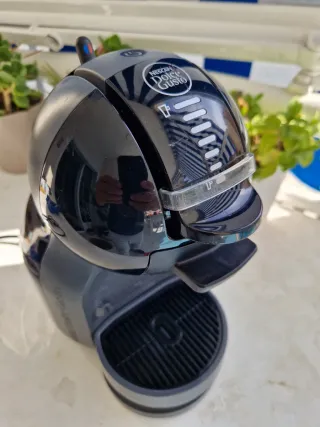 Cafetera Dolce Gusto Negra