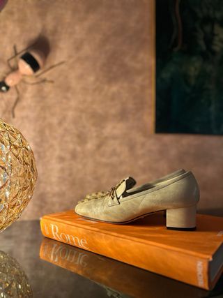 Zapatos Beige y Dorados con Pedrería