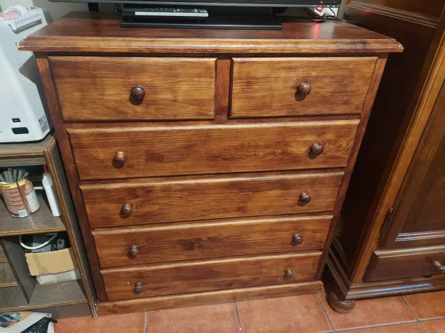 Cómoda de madera maciza
