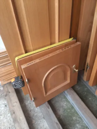 Puertas de armario madera (grandes y pequeñas)