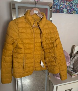 Chaqueta acolchada mostaza