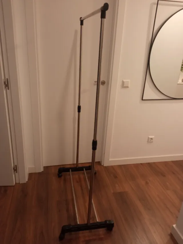 Burro perchero con ruedas desmontable