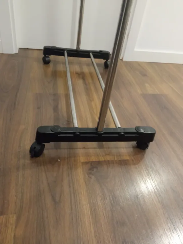 Burro perchero con ruedas desmontable