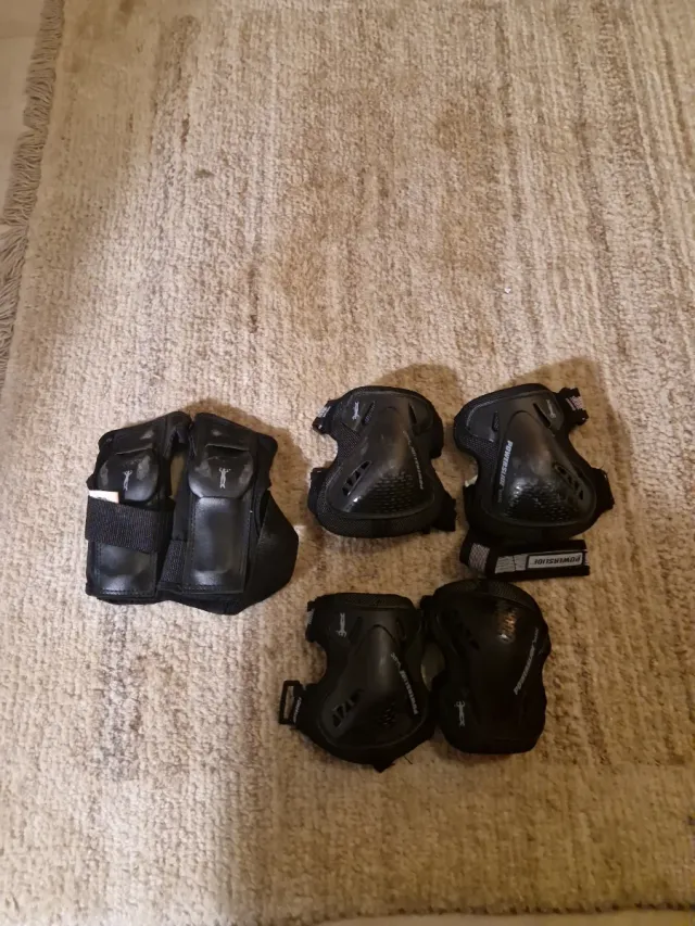 Proteções de patinagem (Joelheiras, Cotoveleiras, Punhos)