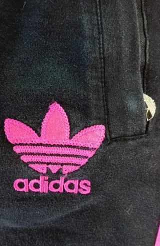 Pantalón Adidas negro y rosa