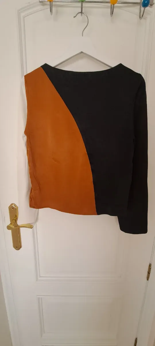 Blusa manga larga ocre y negro