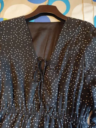 Mono corto negro manga larga lunares