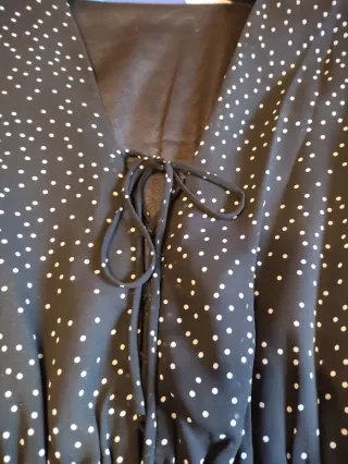 Mono corto negro manga larga lunares