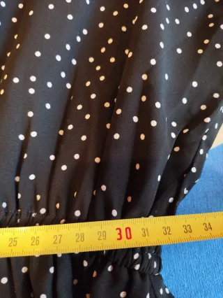 Mono corto negro manga larga lunares