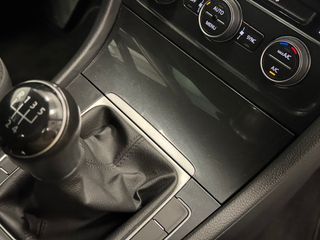 Volkswagen Golf Advance