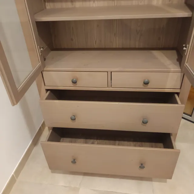 Vitrina Hemnes Ikea Madera Buen estado Mueble