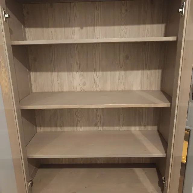 Vitrina Hemnes Ikea Madera Buen estado Mueble