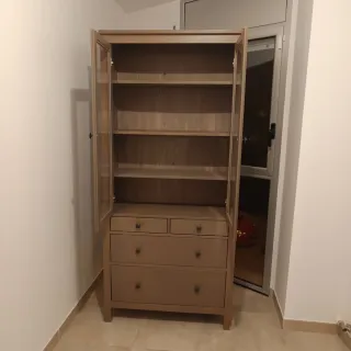Vitrina Hemnes Ikea Madera Buen estado Mueble