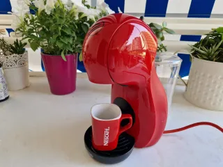 Cafetera Dolce Gusto Roja