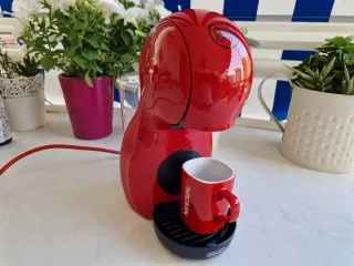 Cafetera Dolce Gusto Roja
