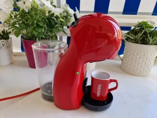 Cafetera Dolce Gusto Roja