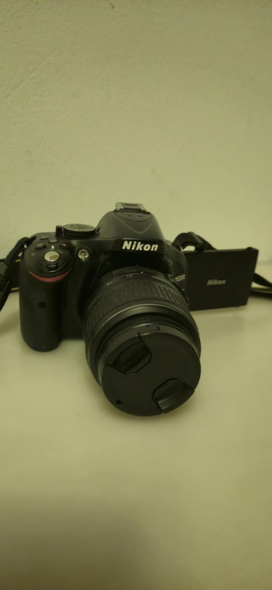 Nikon D5200 + Objetivo 18-55mm