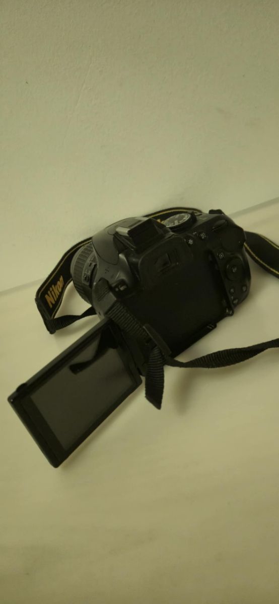 Nikon D5200 + Objetivo 18-55mm