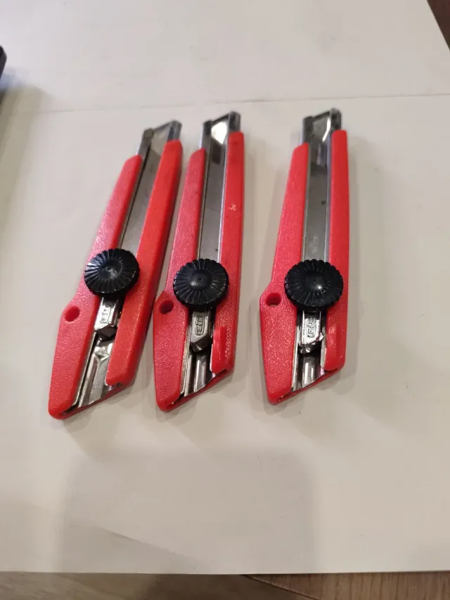 3 Cúter de Seguridad .