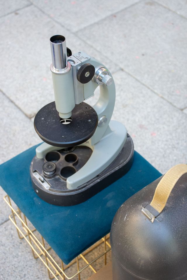 Microscopio antiguo URSS con caja