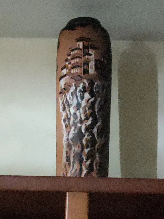 Jarrón de cerámica decorado