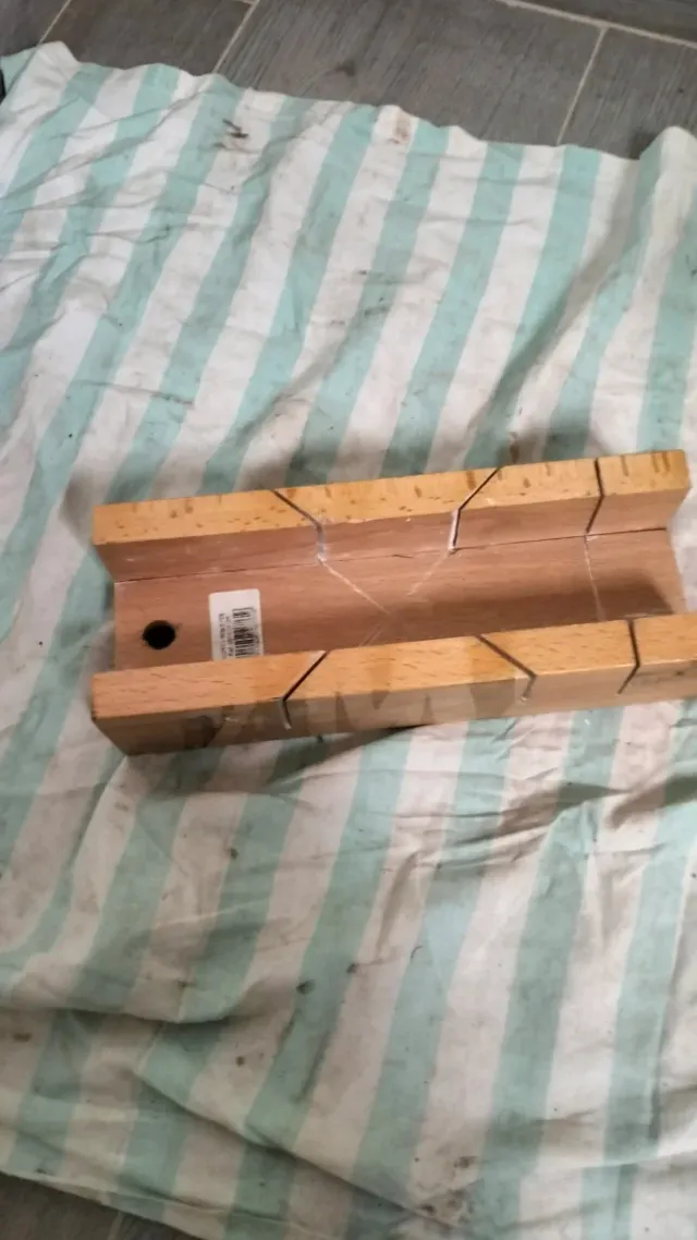Caja ingletadora de madera