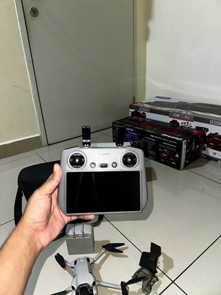 Dron DJI Mini 4 Pro + Fly More Combo