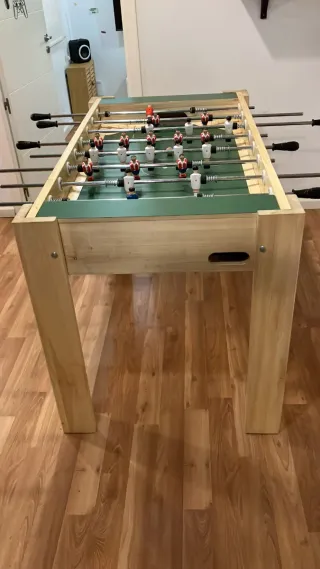 Futbolín de madera