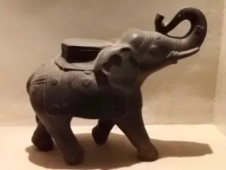 Figura de elefante decorativo