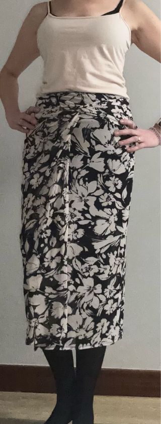 Falda larga estampada flores B/N