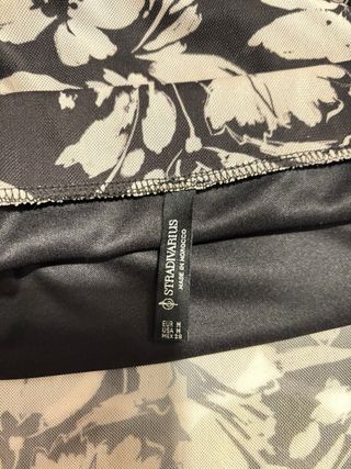 Falda larga estampada flores B/N